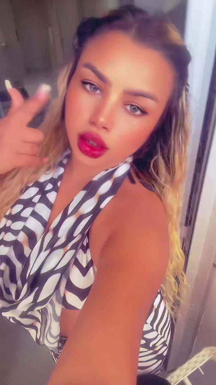 @🦋Tr&egrave;s Chic🦋