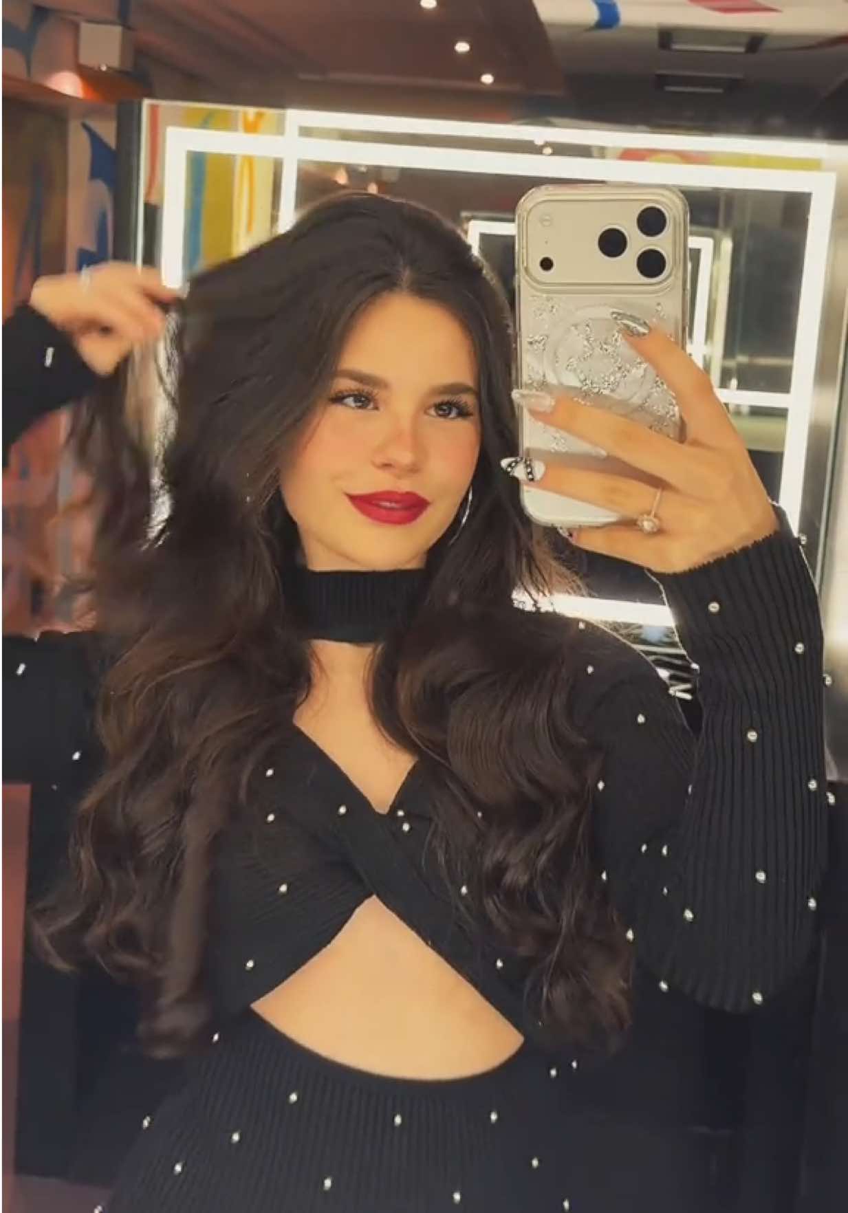 @Luara