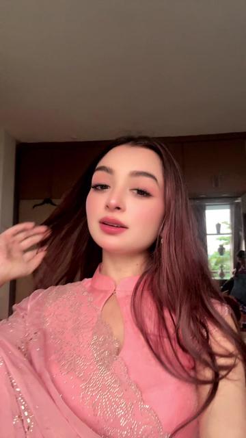 @M O N I K A 🌸