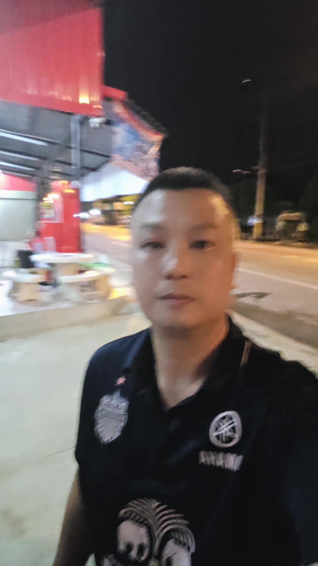 @พ่อหนุ่มยิ้มหวาน