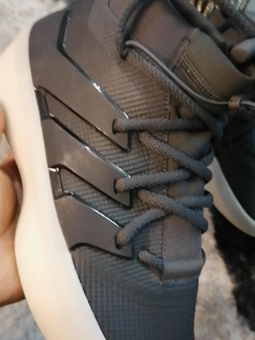 @Sneakers manitos👍