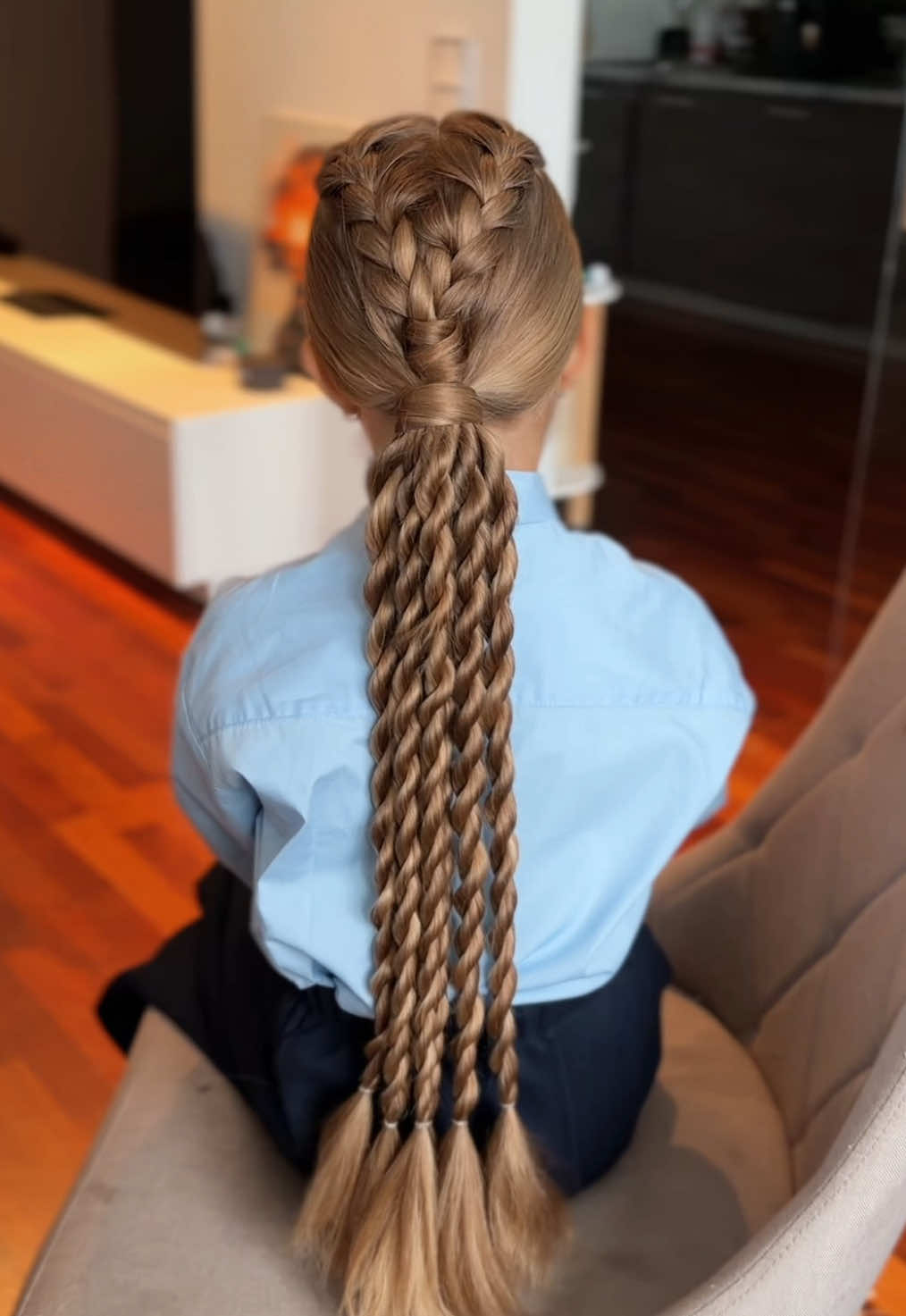 @HAIRSTYLIST