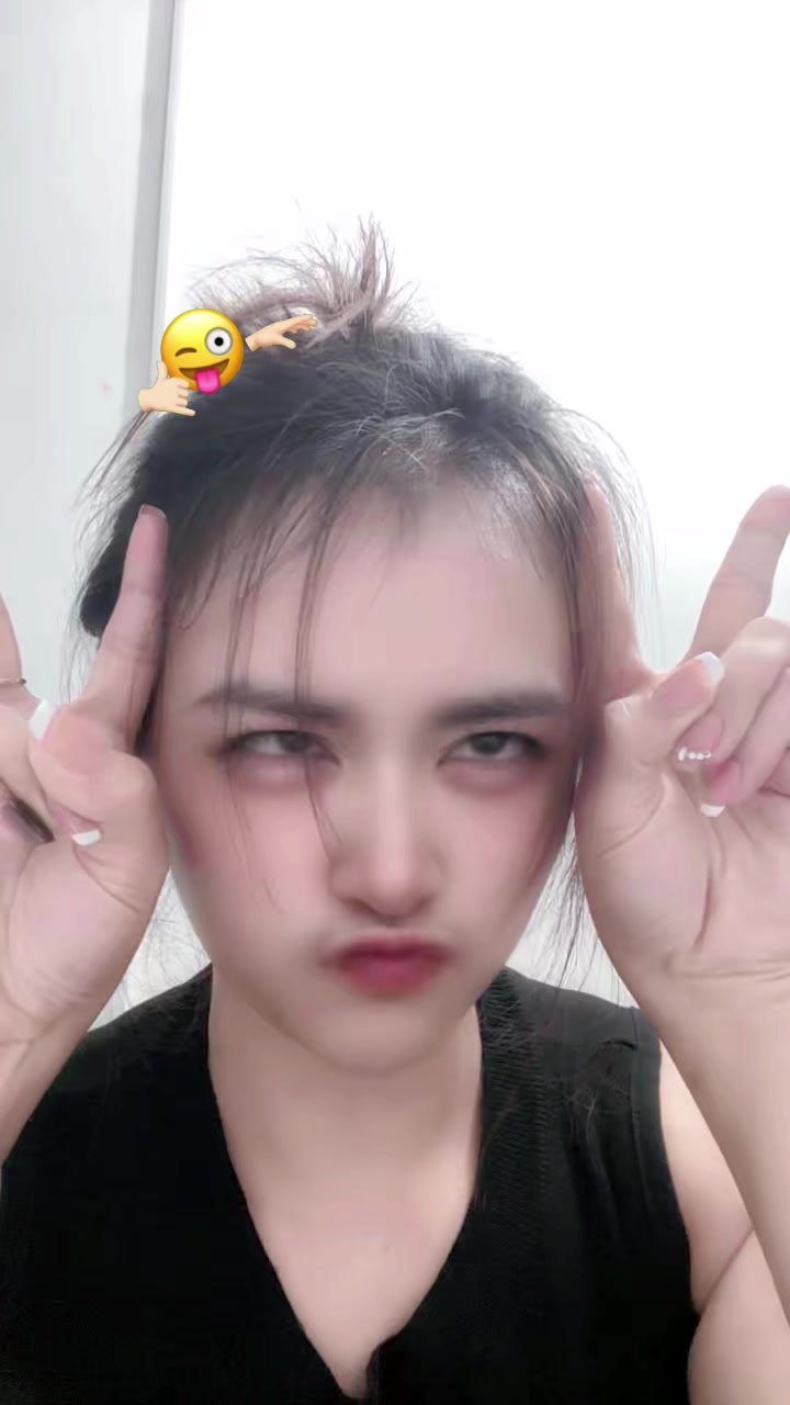 @ANNISA VIDIA N 🍒