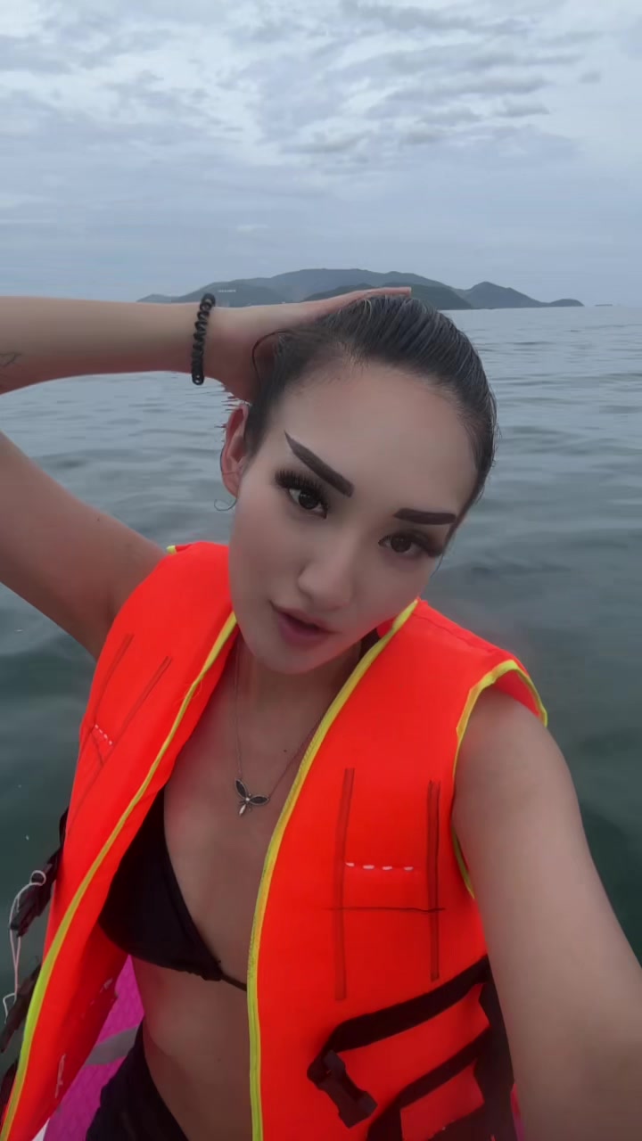 @777