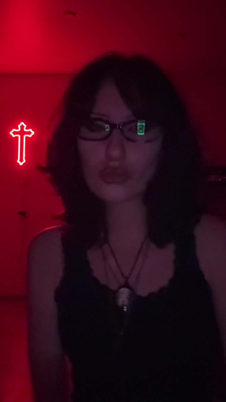@🧛🏻♀️