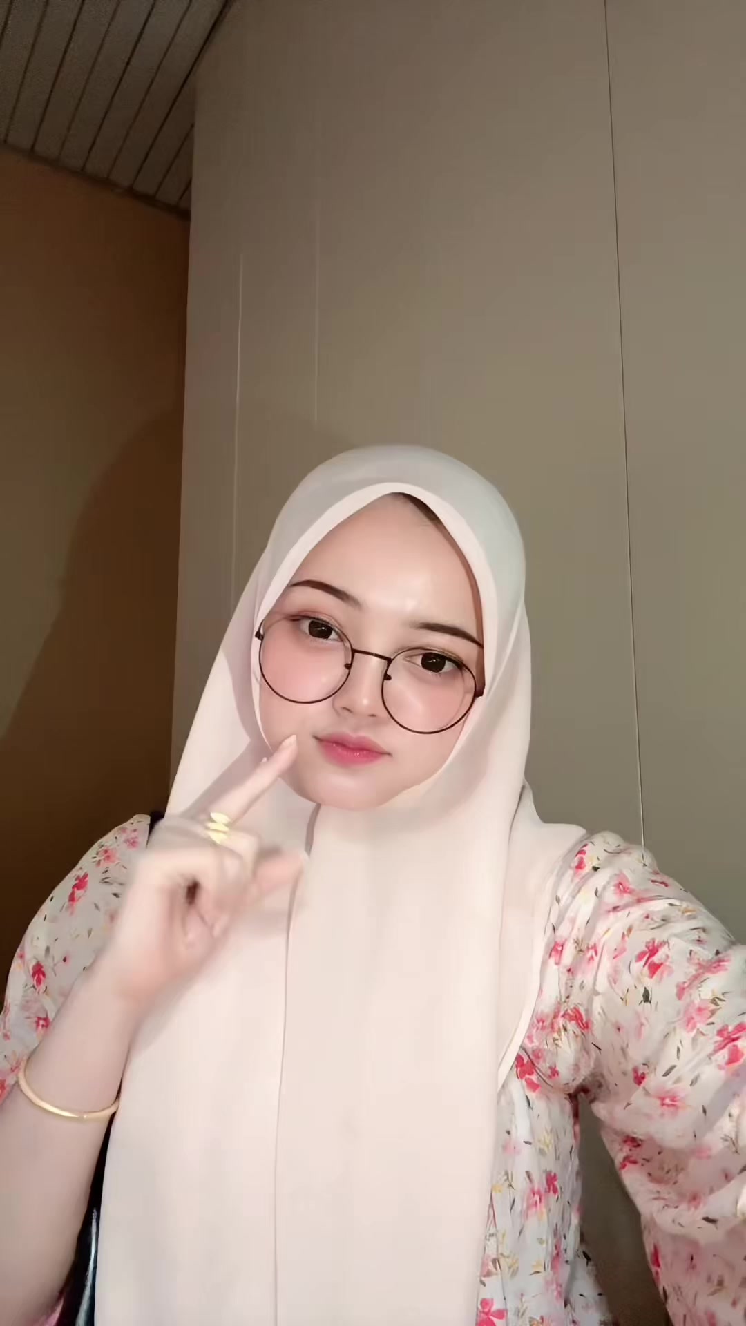 @cutkina_