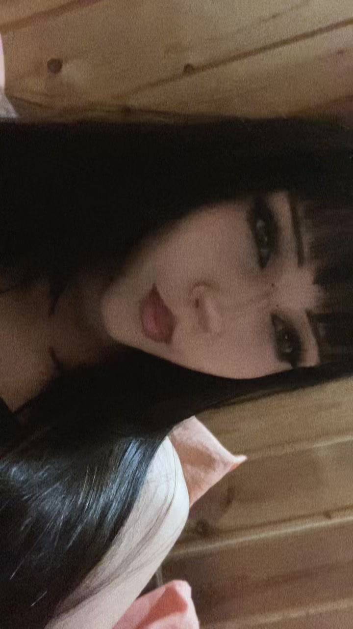 @evievkz