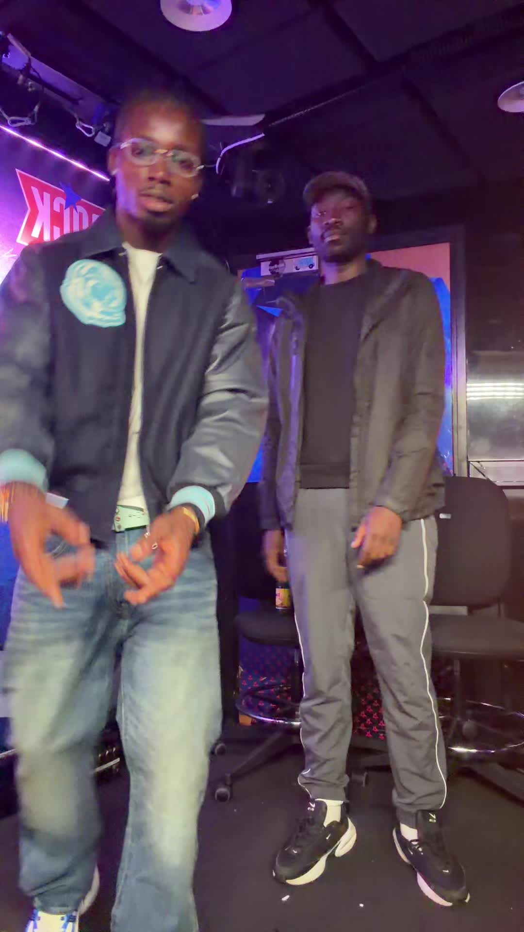 @LaMano🚫🦵🏾