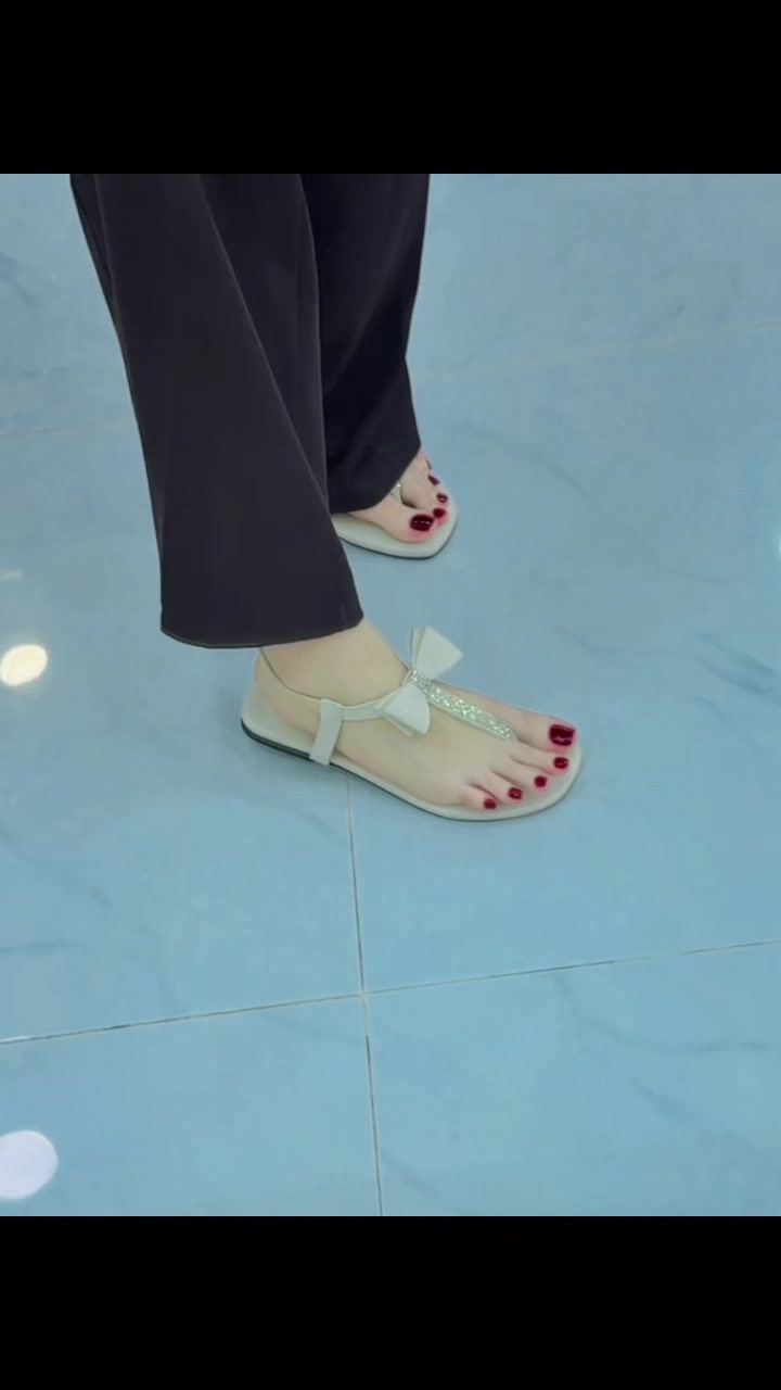 @Cherry Shoe Store