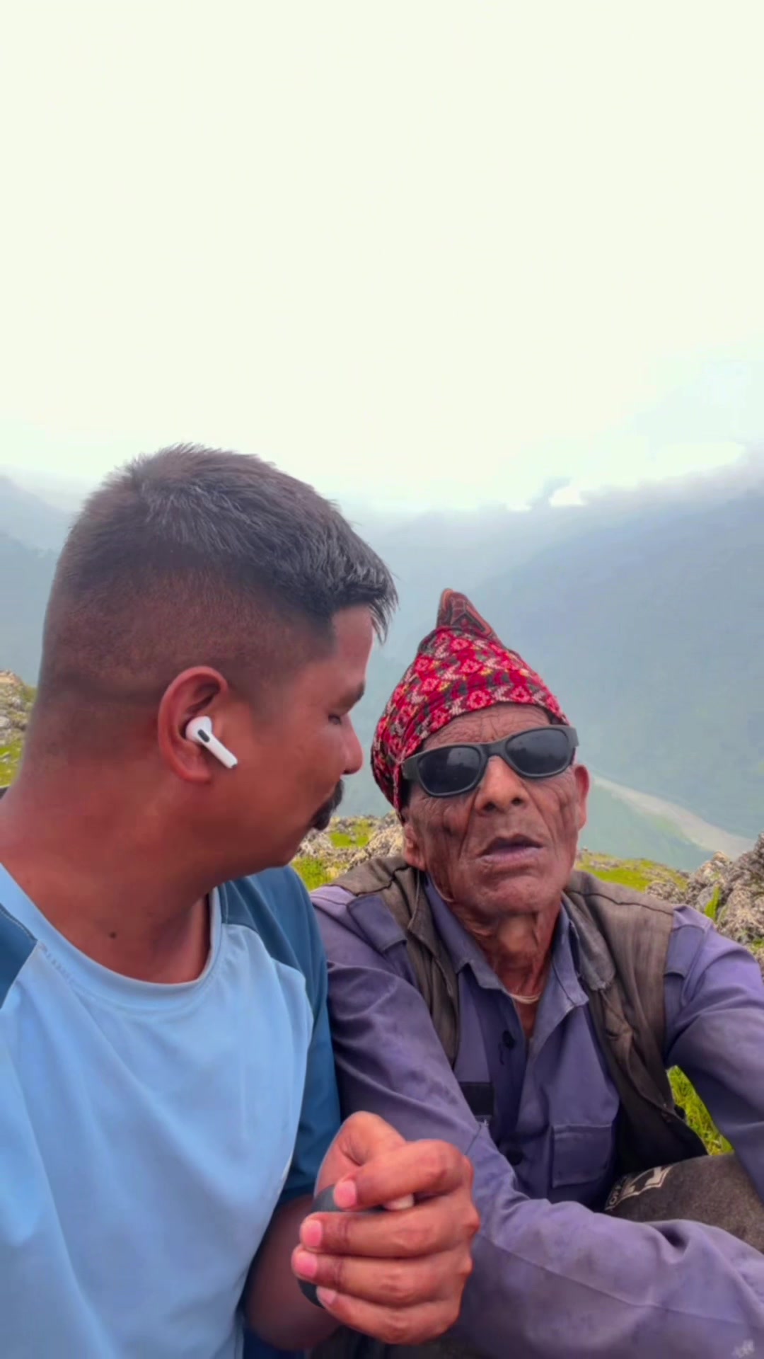 @Amit jung kunwar🕉️🎤✅