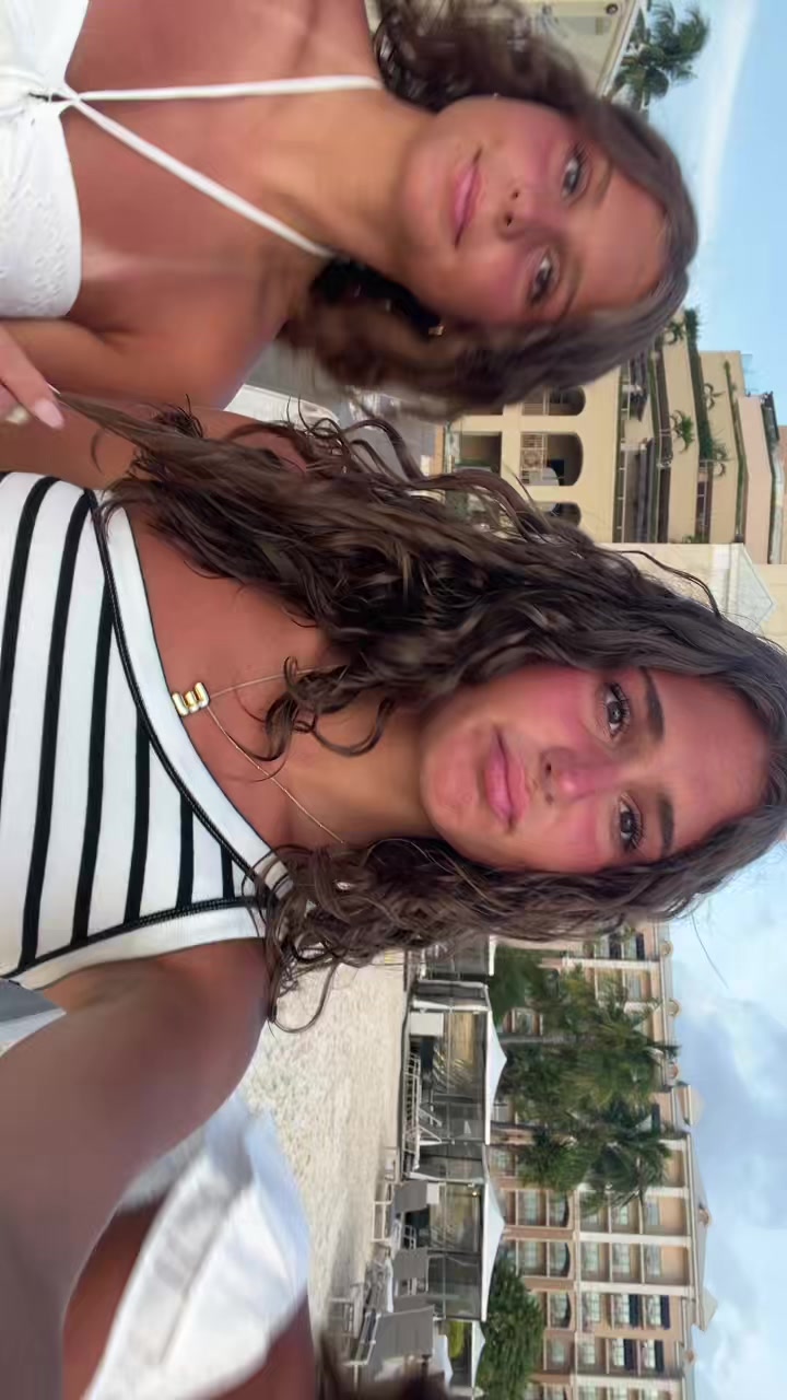 @elliana
