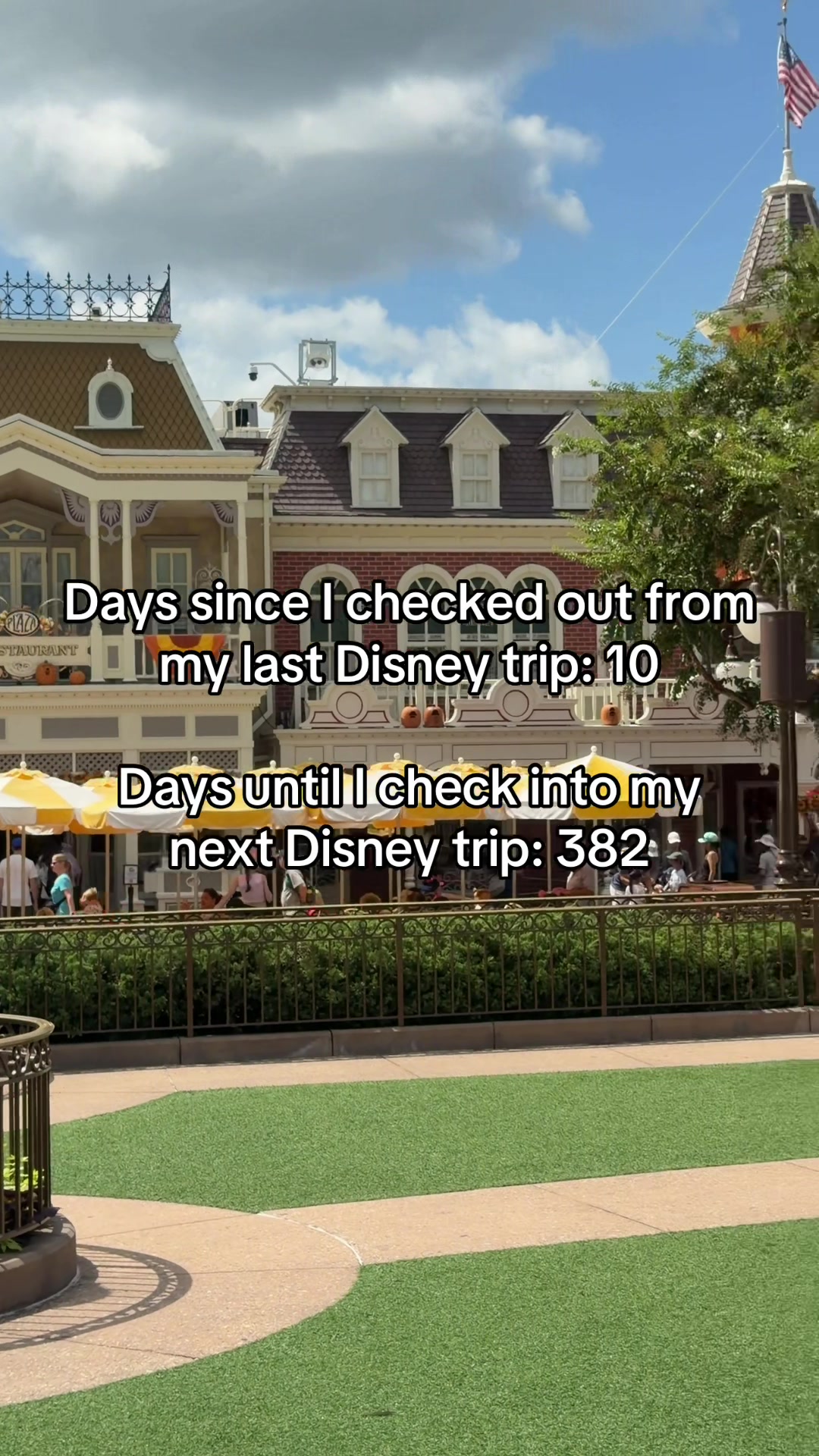 @Jamie Lynn 🏰🧚🐭🍿🥨🥀✨