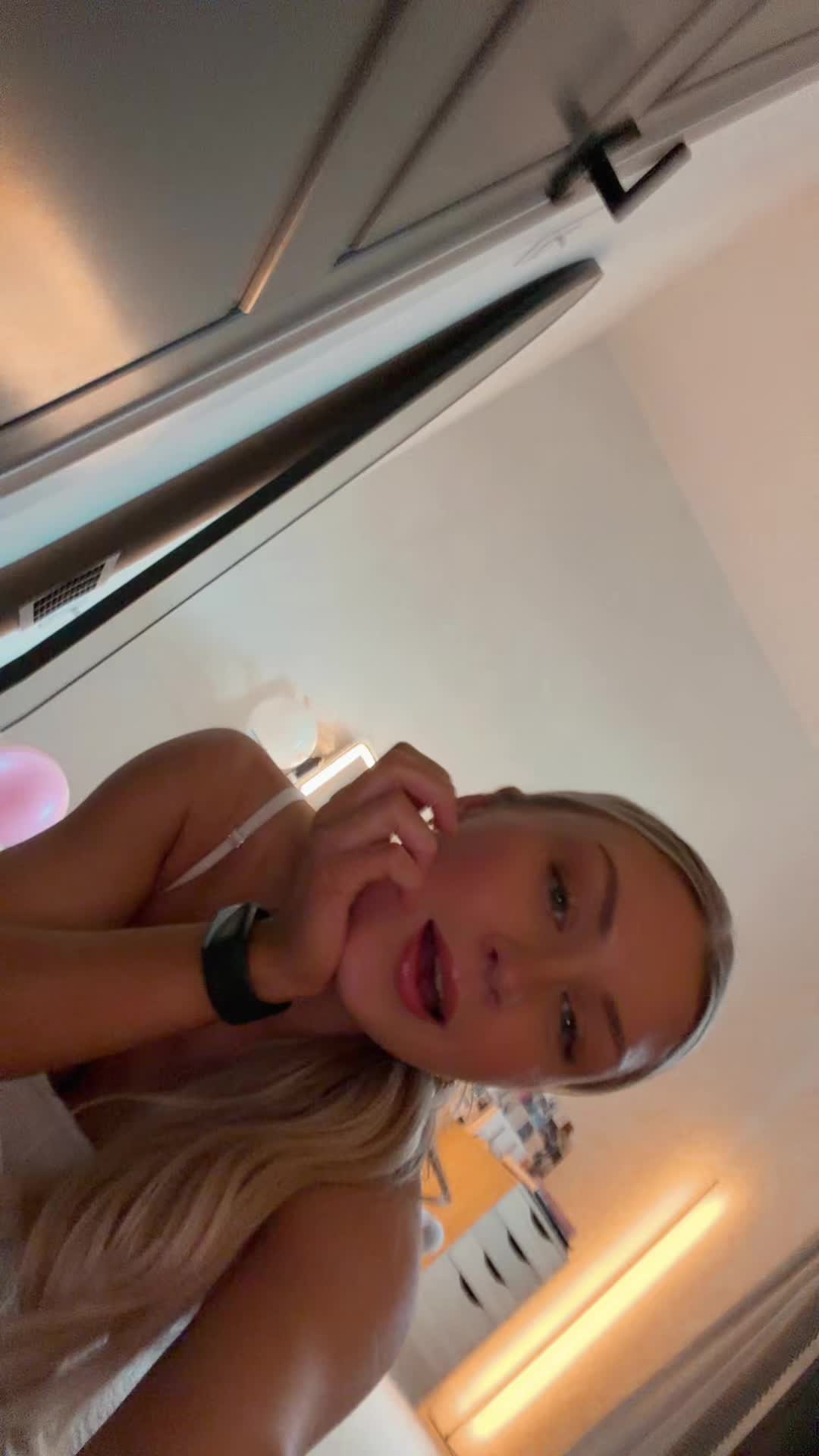 @vanessa.rae.adams