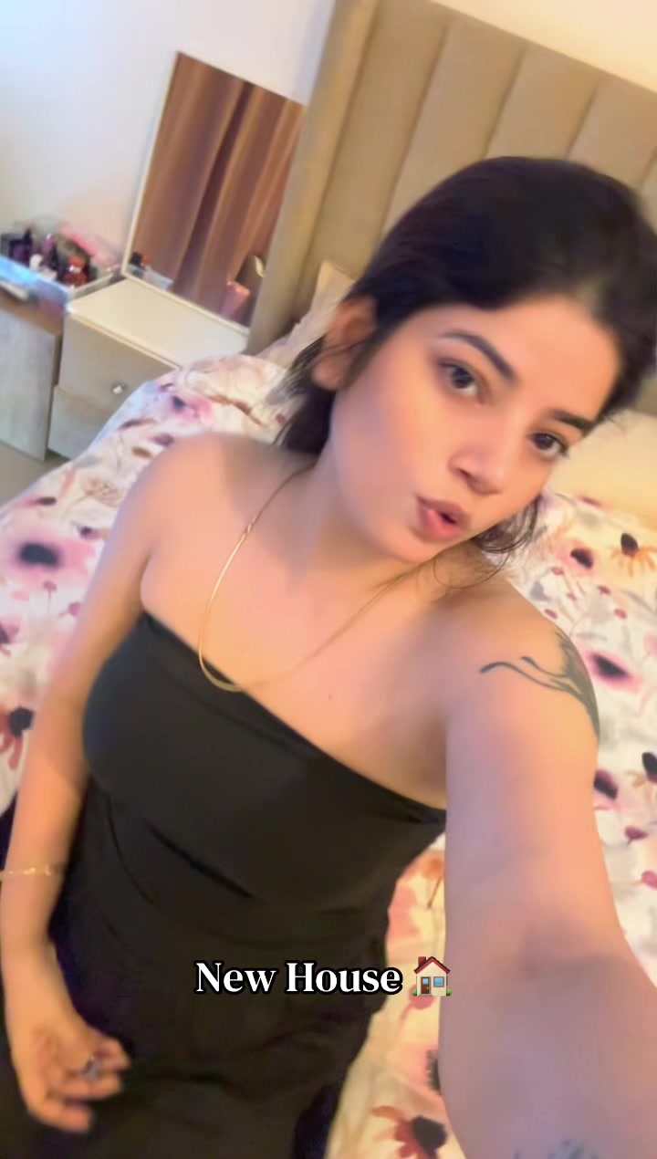 @Ayesha 🇮🇳🇨🇦
