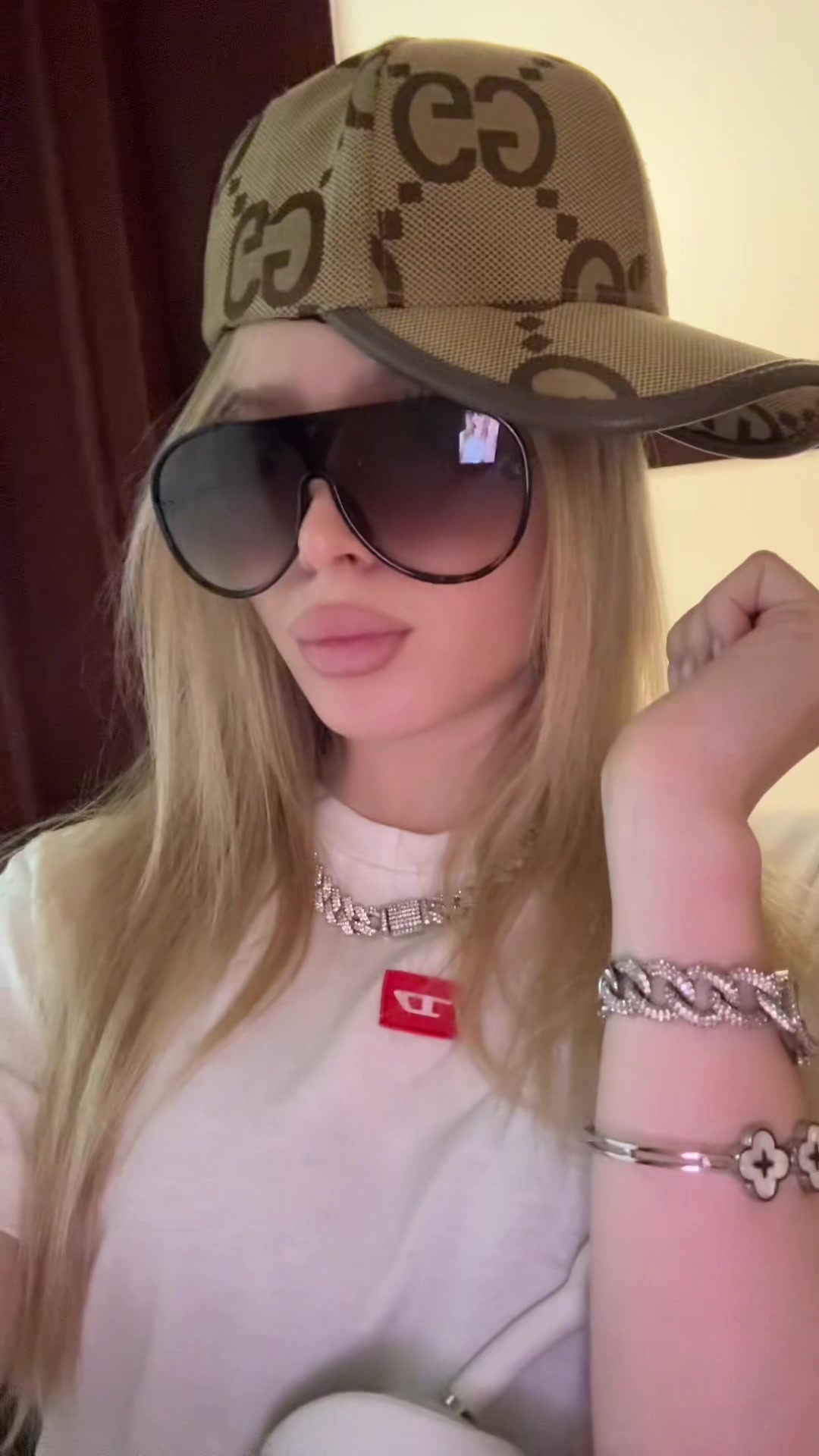 @lizzitak