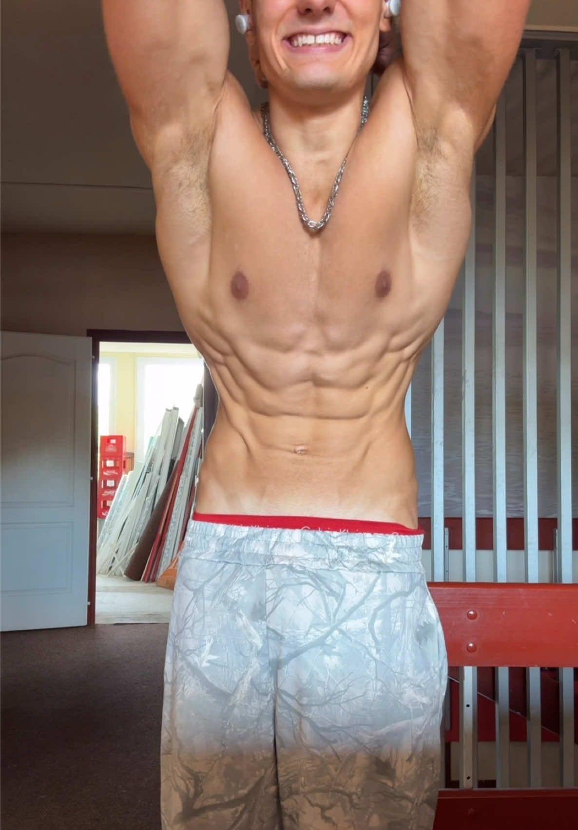 @Levilovesgym