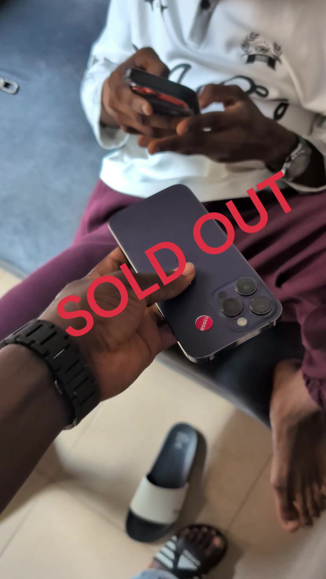 @APPLE PHONE PLUG IN IBADAN