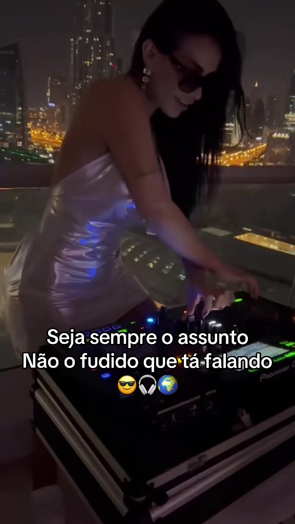 @djmonaliny