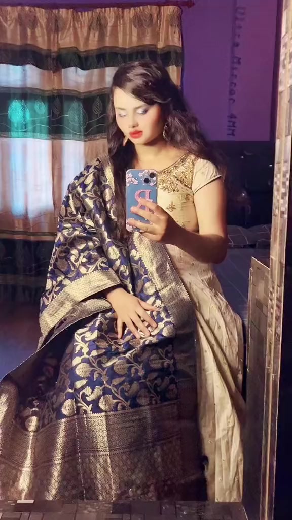 @इलियान्सी मुखिया CinDeRelLa🧚✨