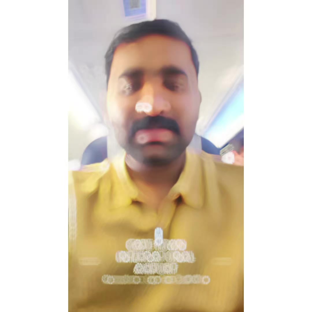 @احمر مشتاق ورک 🫀✨️😘