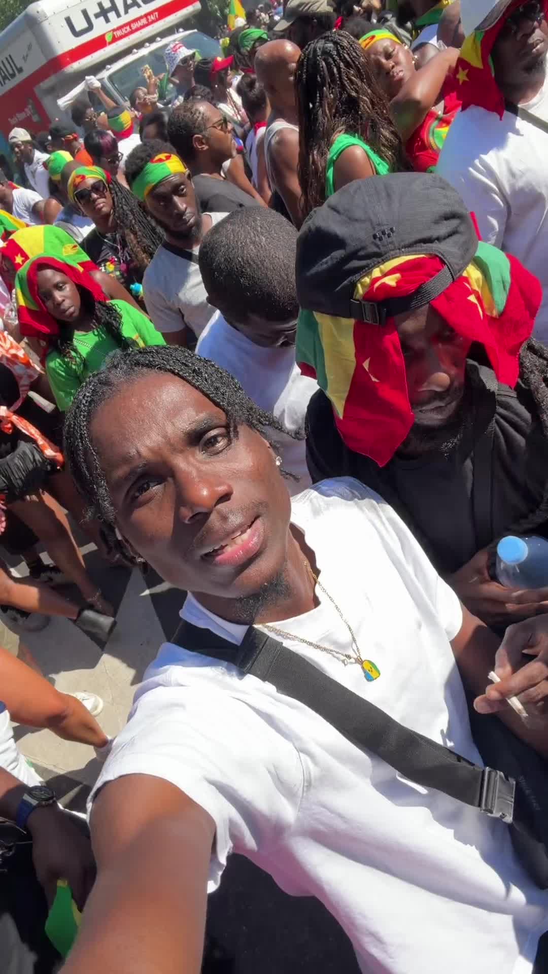 @Roy boogie 🇻🇨🇻🇨