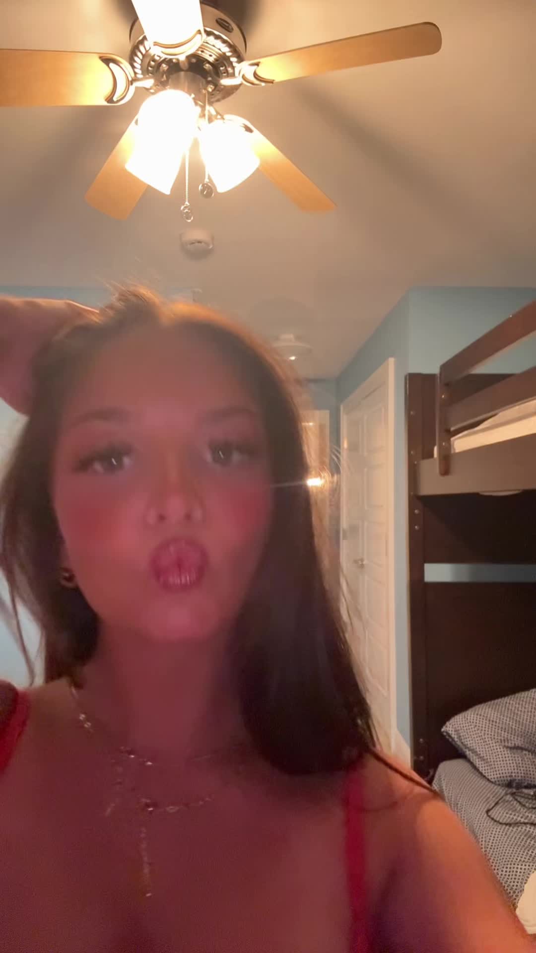 @livcollins