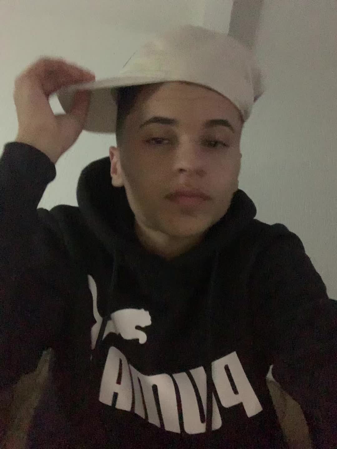 @menochefee77