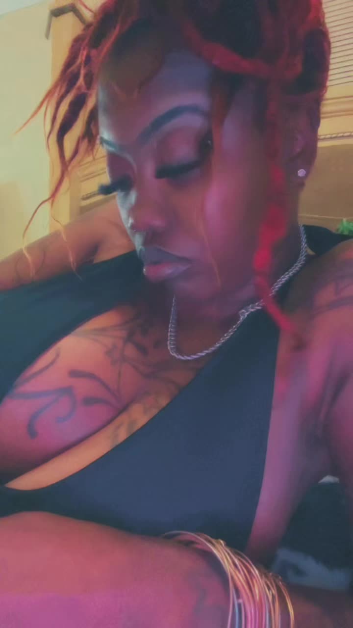 @JuniieBeii