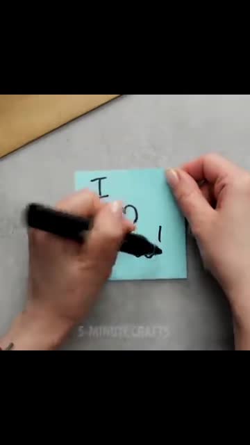 @𖦹