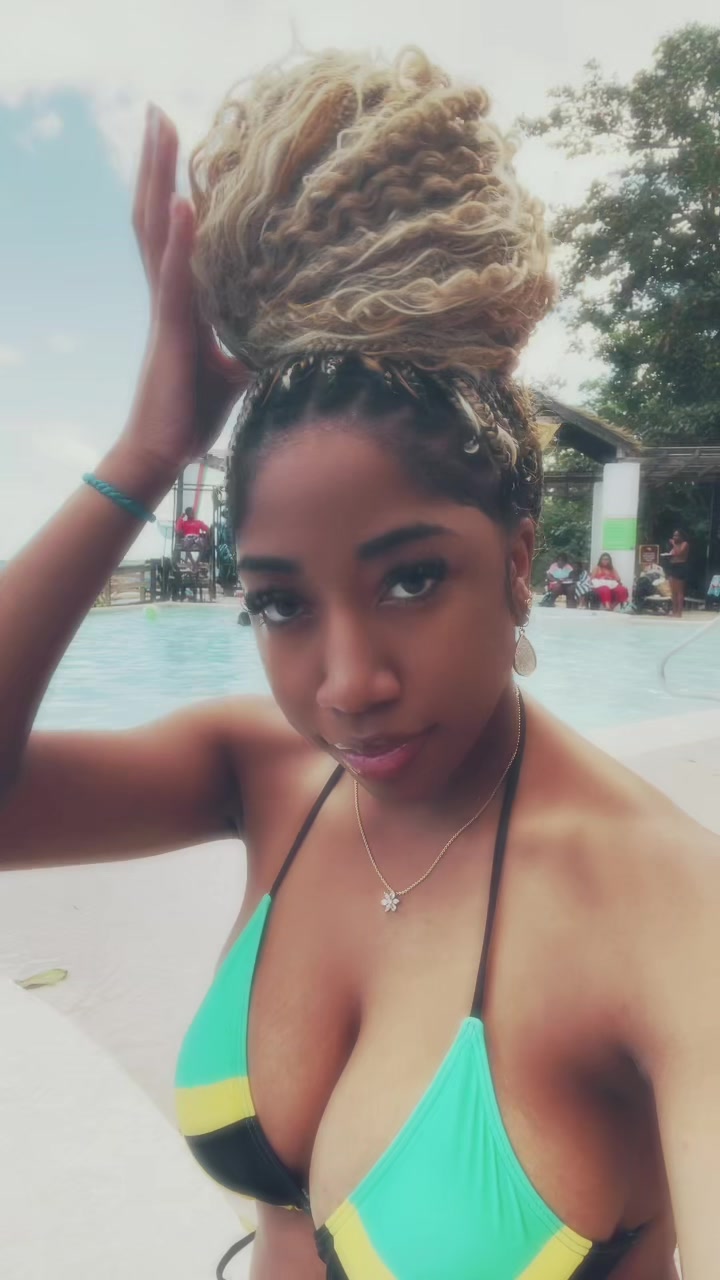 @Riri💕