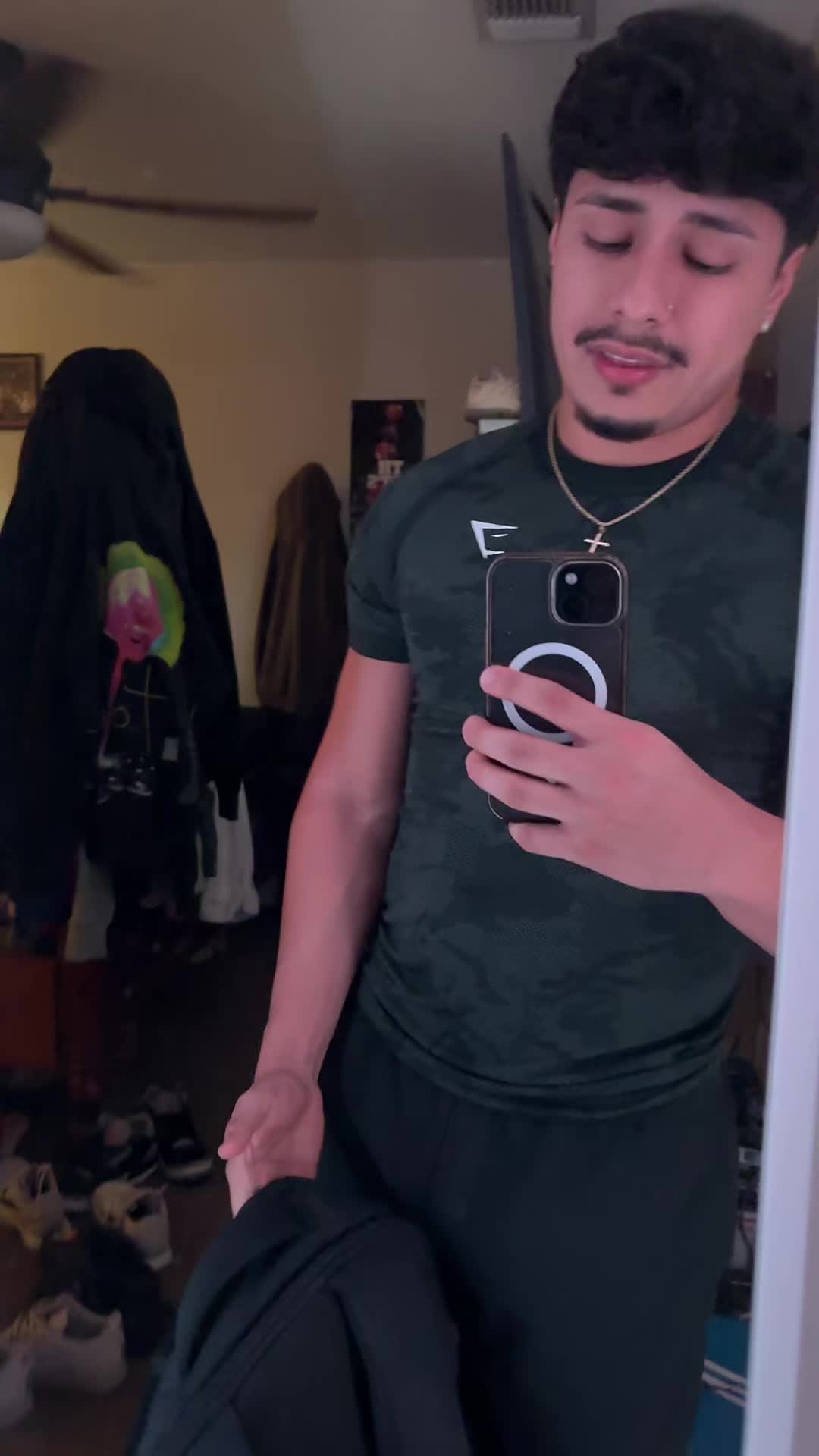 @😁