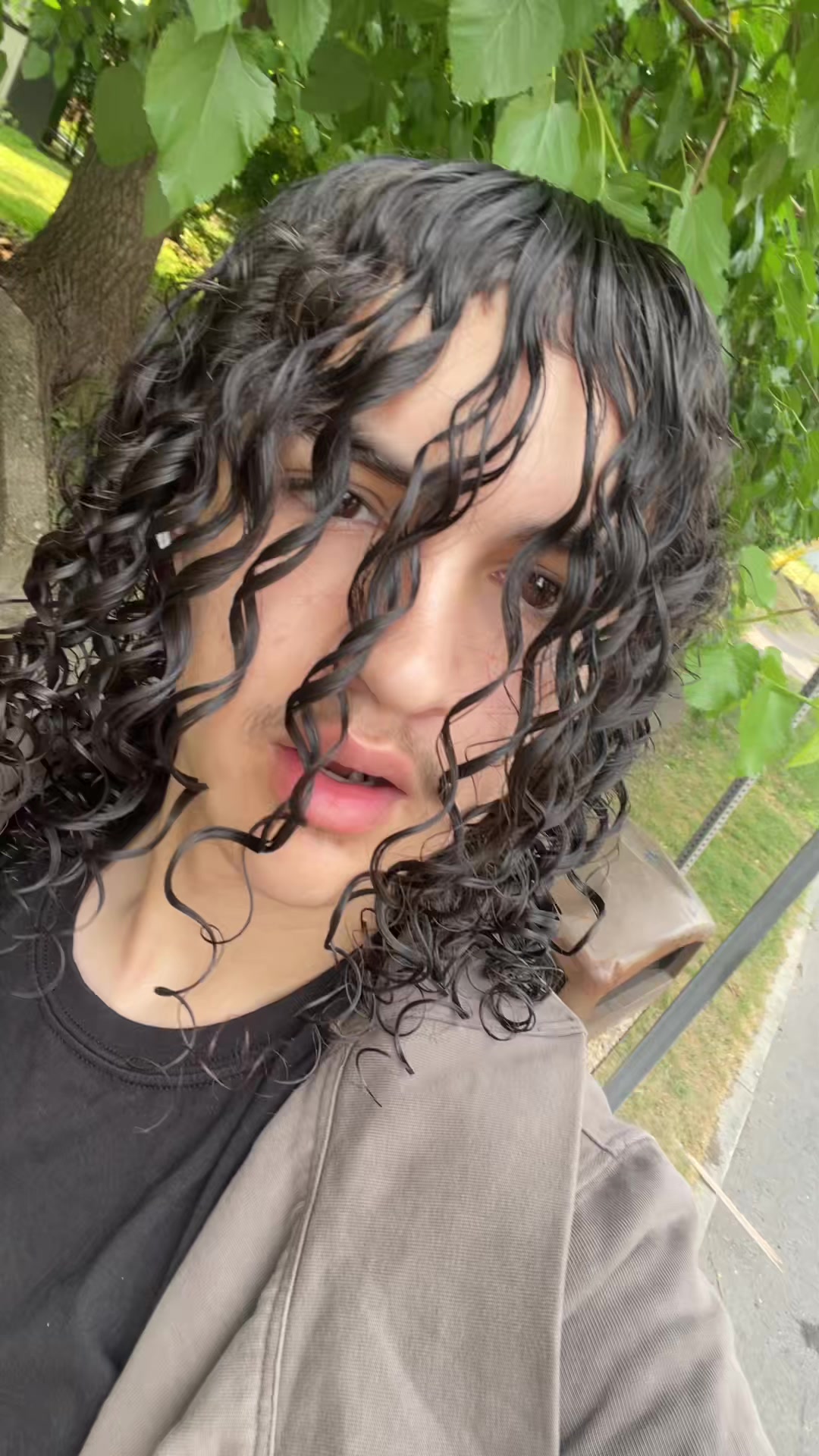 @Thraxr