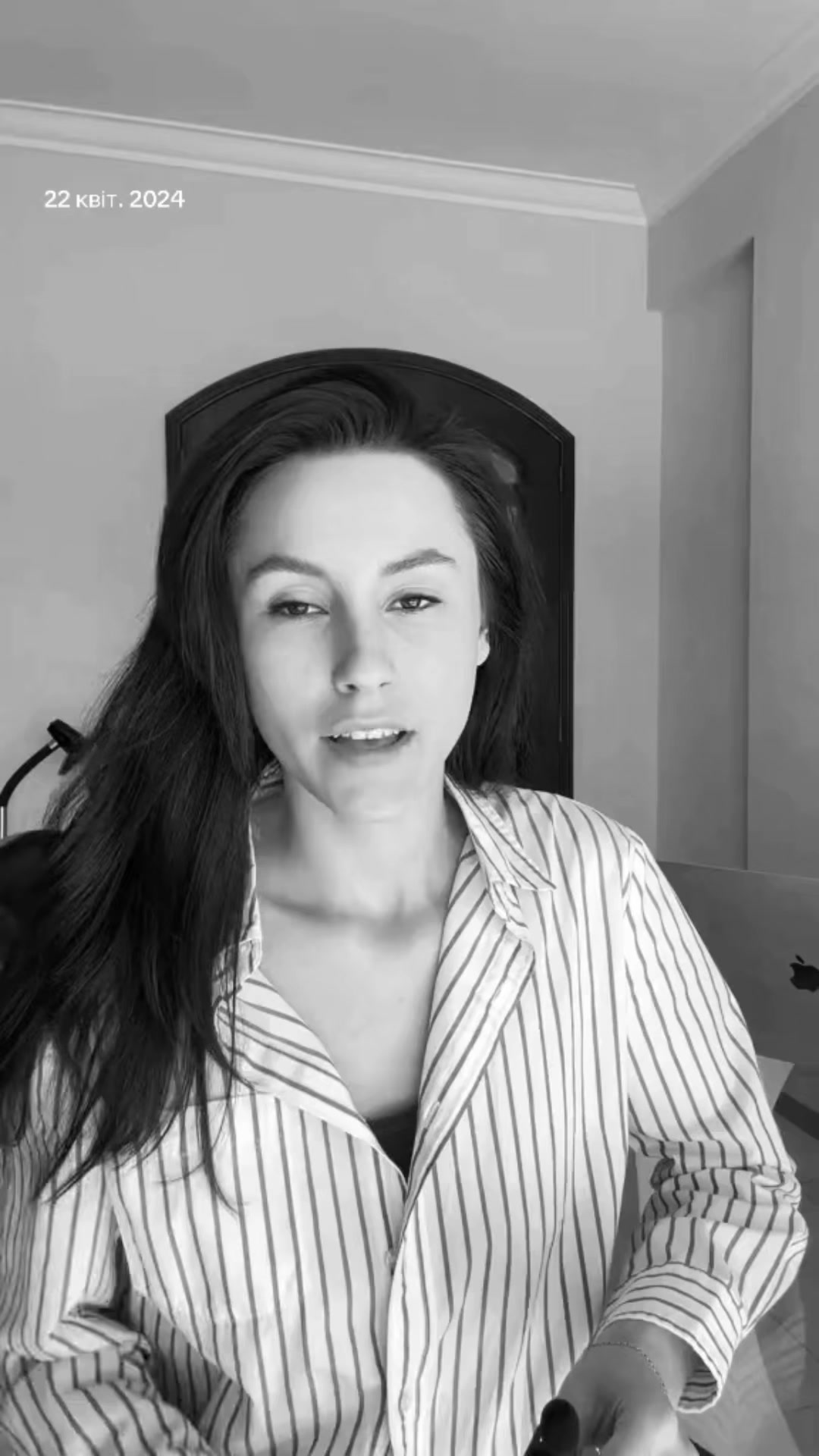 @Фіалка - філолог, викладач.