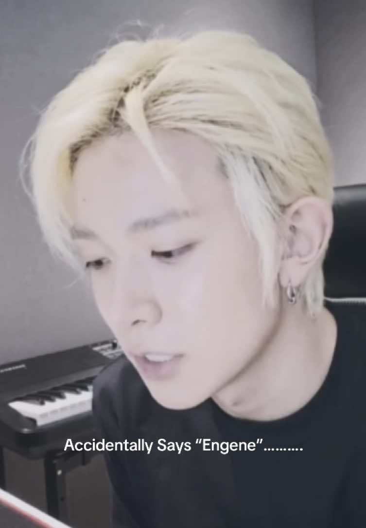 @✧༺ 𝓚𝓠𝓾𝓮𝓮𝓷 ༻✧
