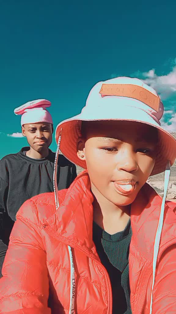 @Zanele Zee Snor