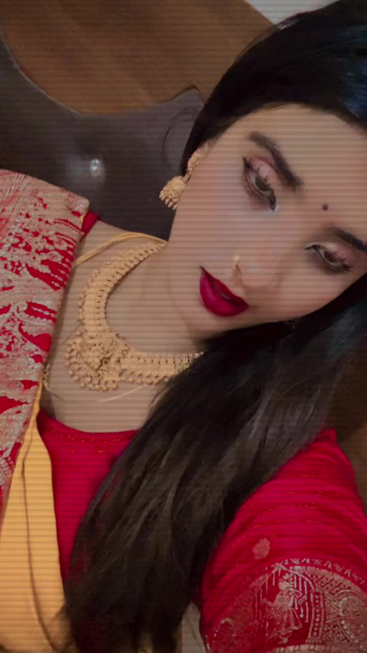 @Bhojpuri Queen 👑
