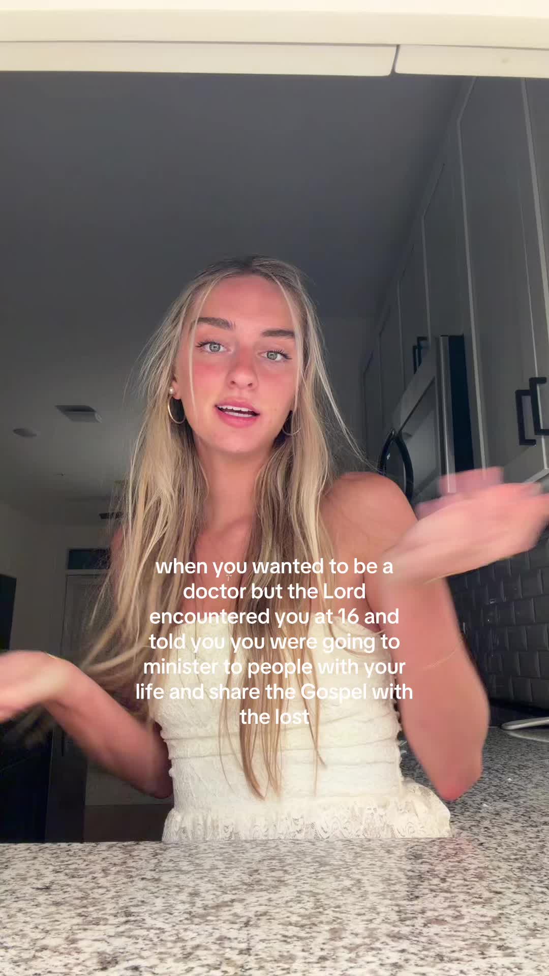 @AVERY RODRIGUEZ 🌺