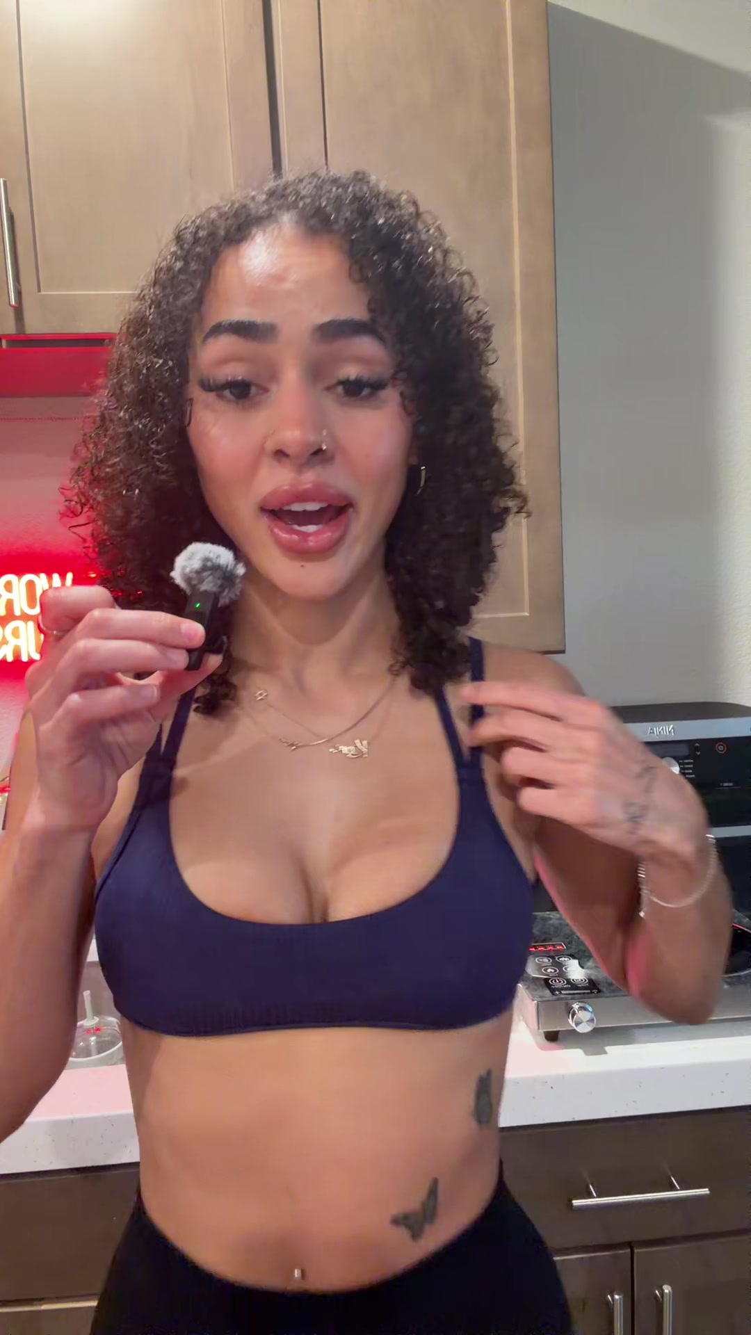 @kiaraafterhours