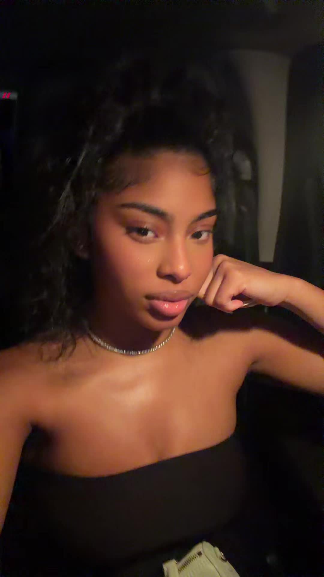 @leilamiraclee