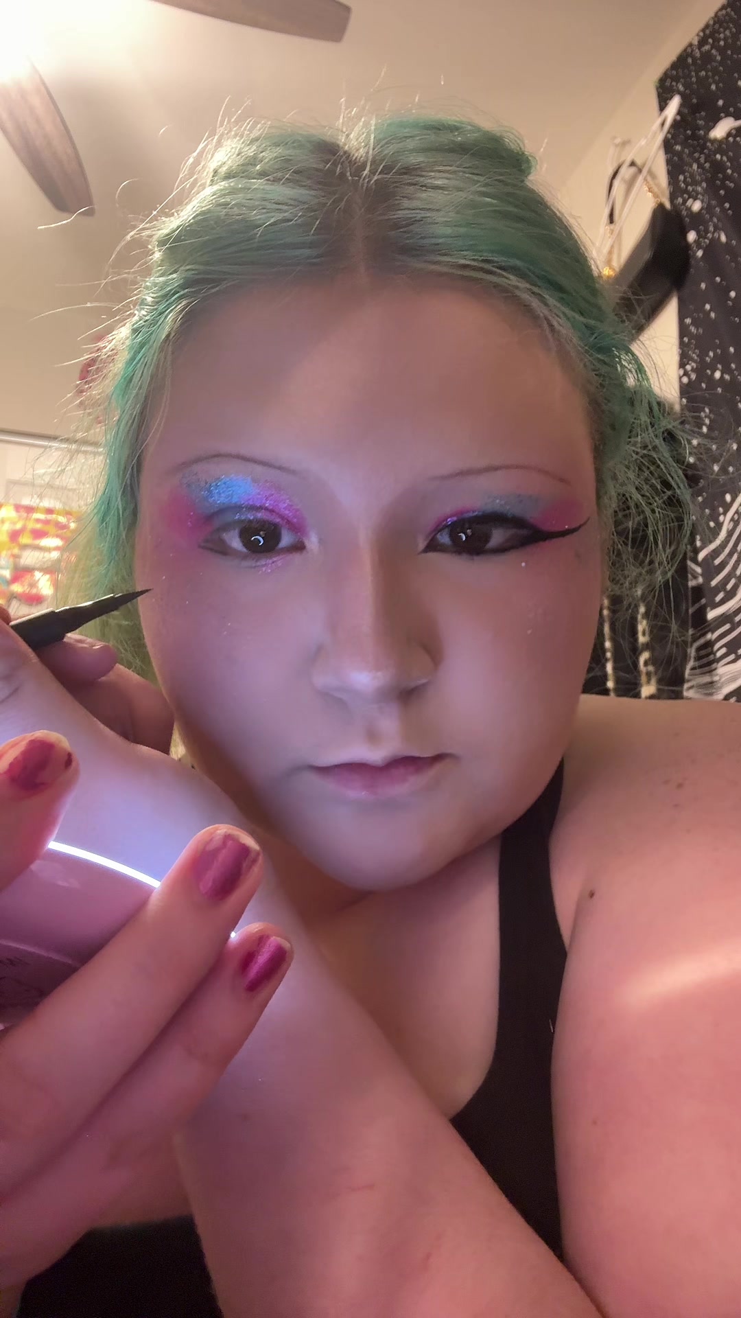 @🦄