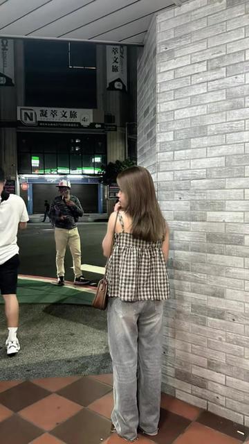 @Dek tiny🕊️