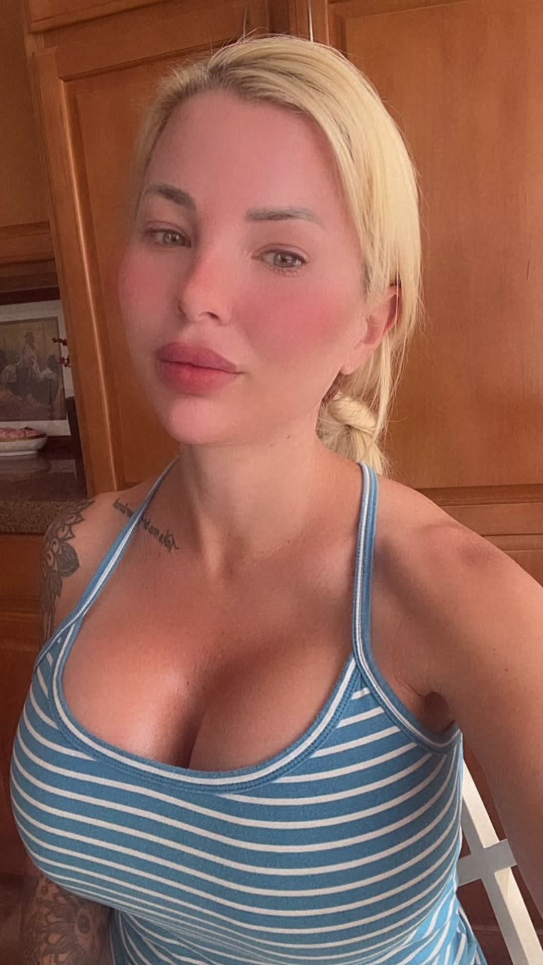 @Jessicakes33