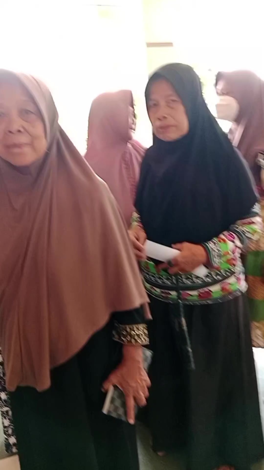 @mom's dira scs