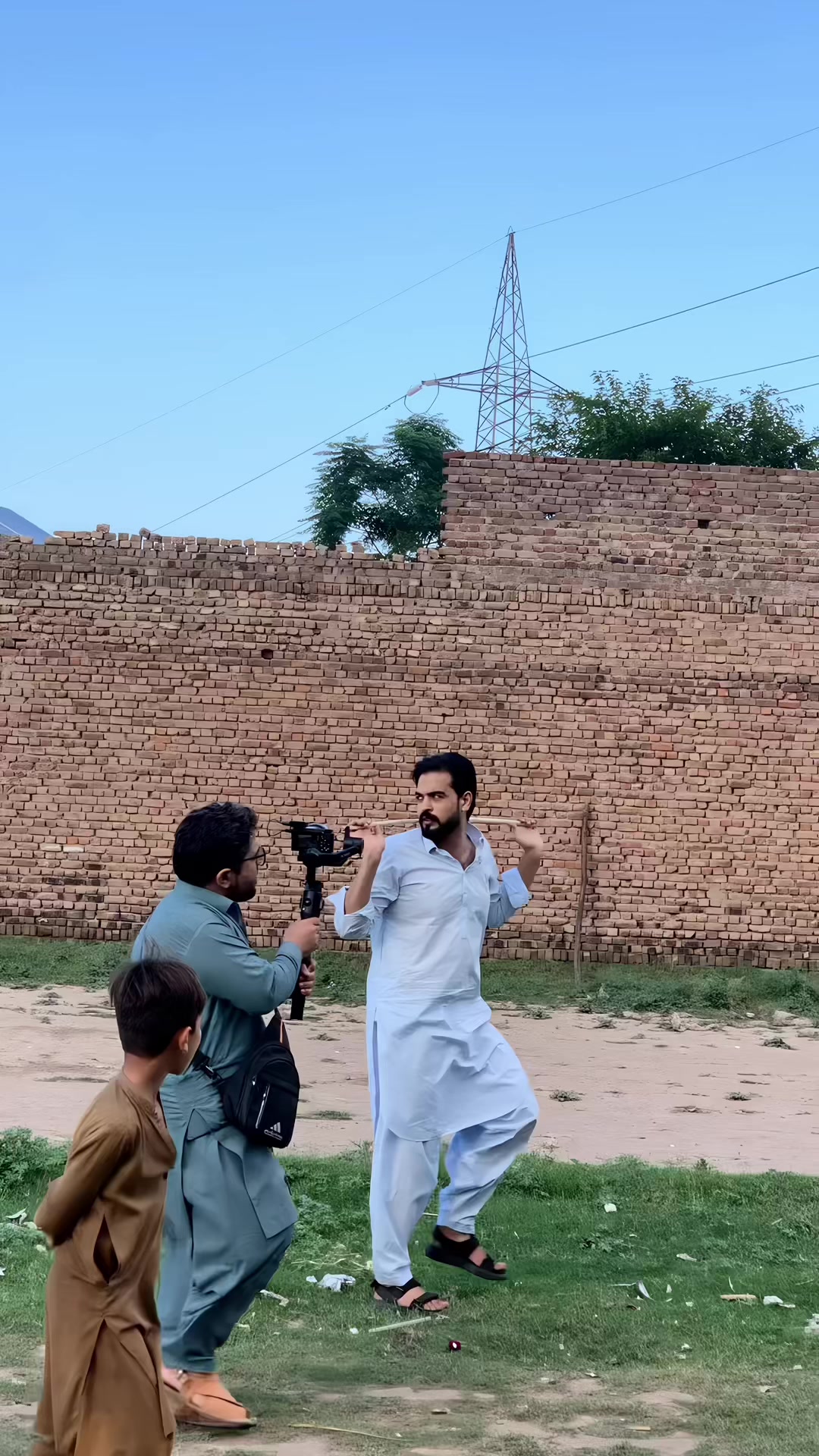 @Junii shah (جونی شاہ)