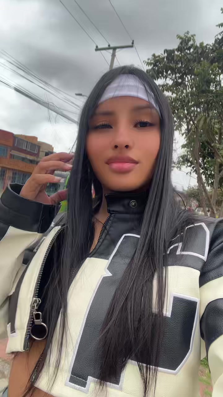 @Viviana