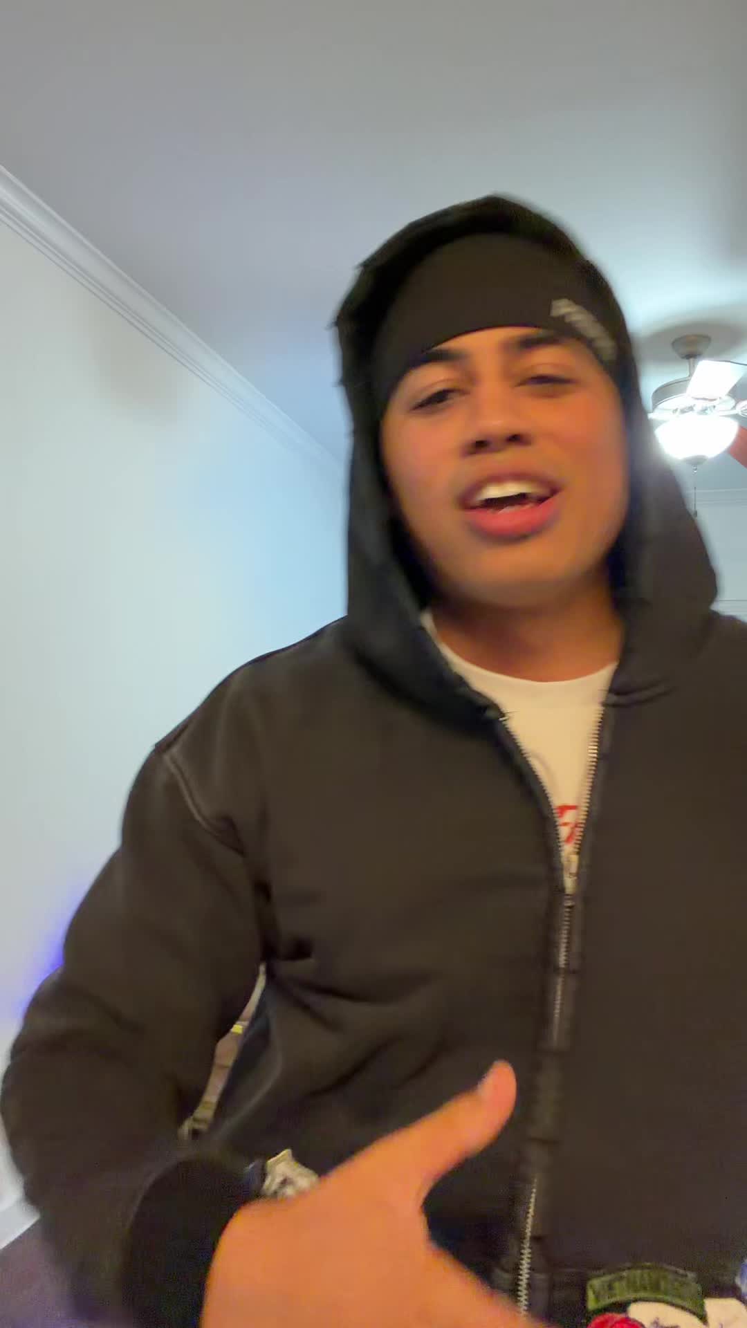 @withdahoodie_