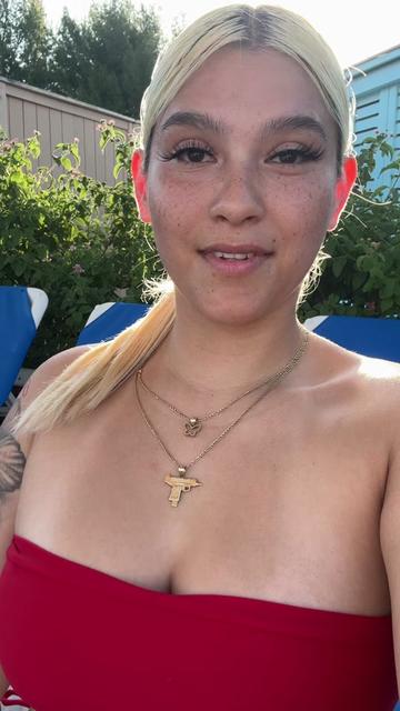 @Beautiful Mikayla