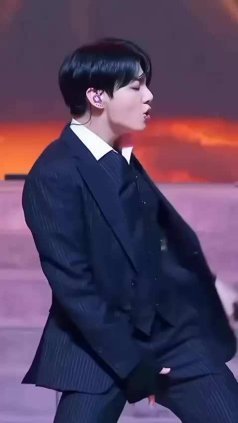 @༆☾︎♪🇻𝔦𝔟𝔢❦︎🇶𝔲𝔢𝔢𝔢𝔫♪☽︎༆