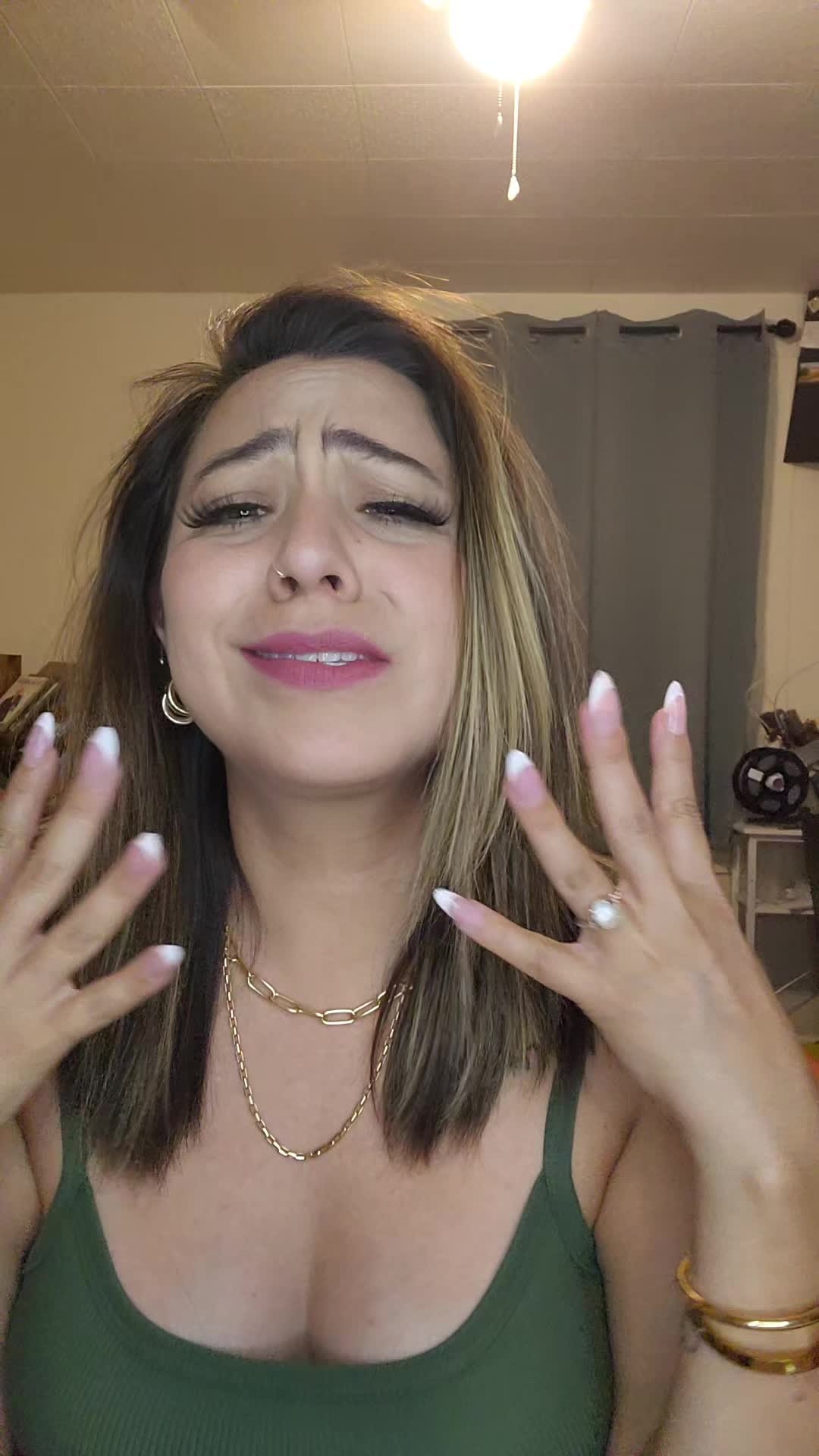 @Celica Gaytan 1 🍮🦁