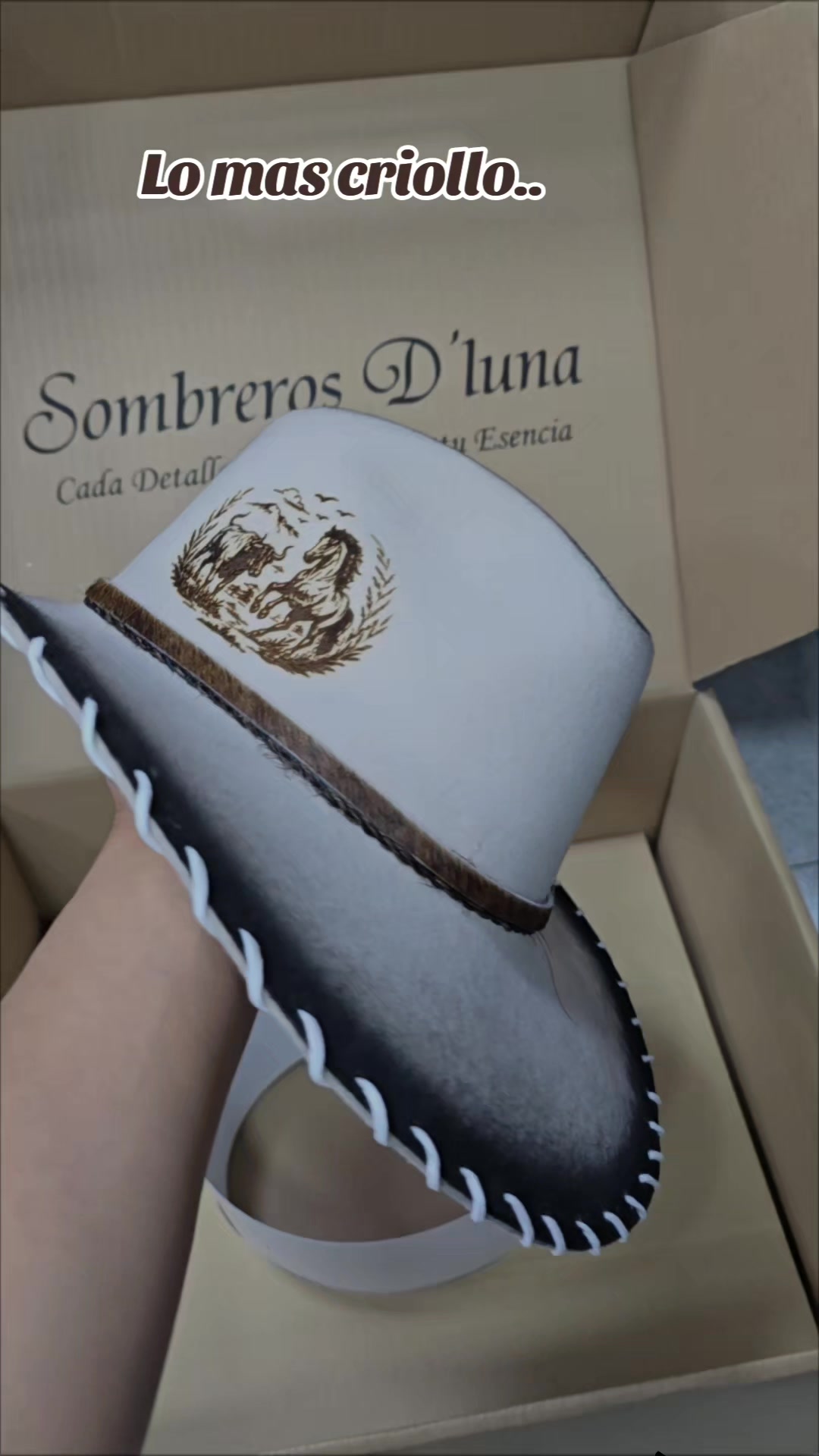 @Sombreros Dluna